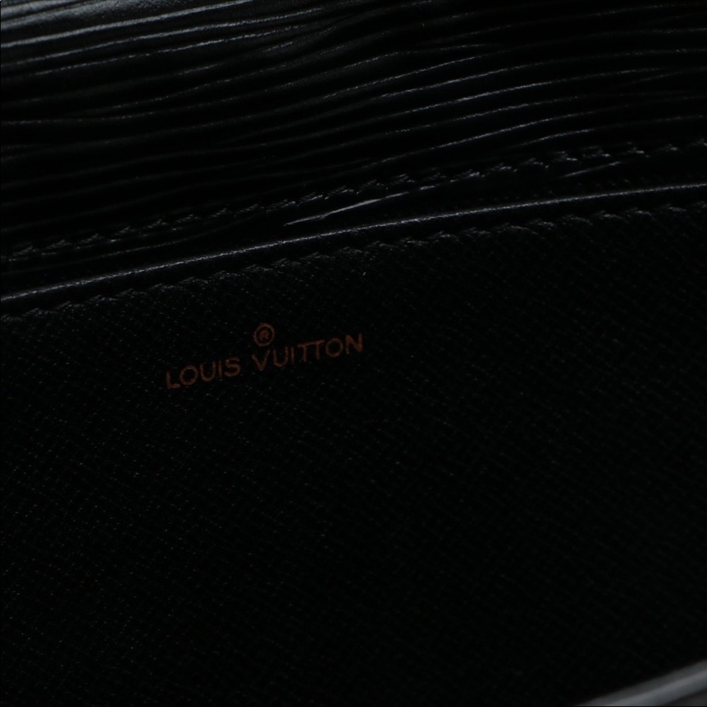 Louis Vuitton Lena Clutch - Picture 3 of 11